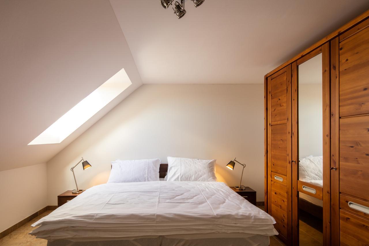 Dvojdum Ostrov U Macochy Apartment Ngoại thất bức ảnh