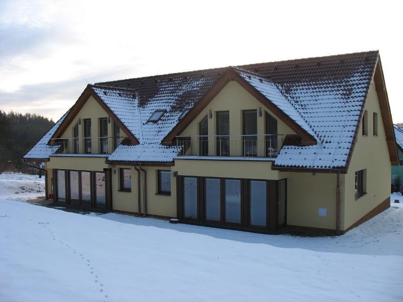 Dvojdum Ostrov U Macochy Apartment Ngoại thất bức ảnh